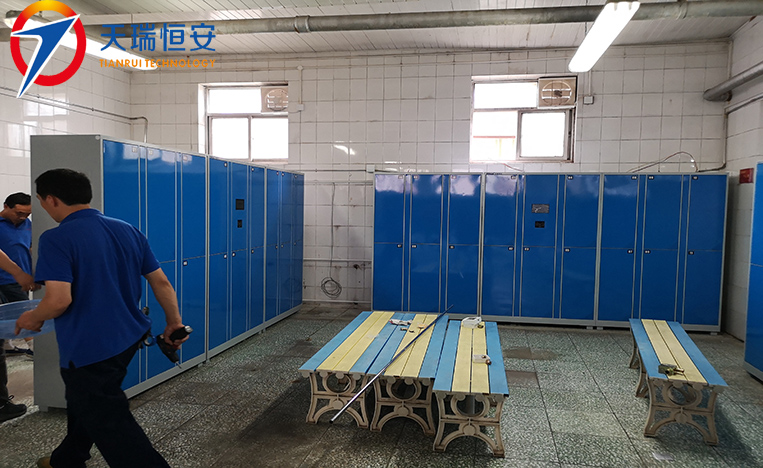 中央財經大學聯網型刷卡智能更衣柜